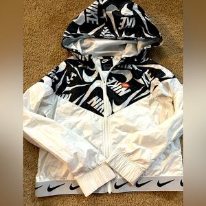 Girl’s Nike windbreaker coat size large
